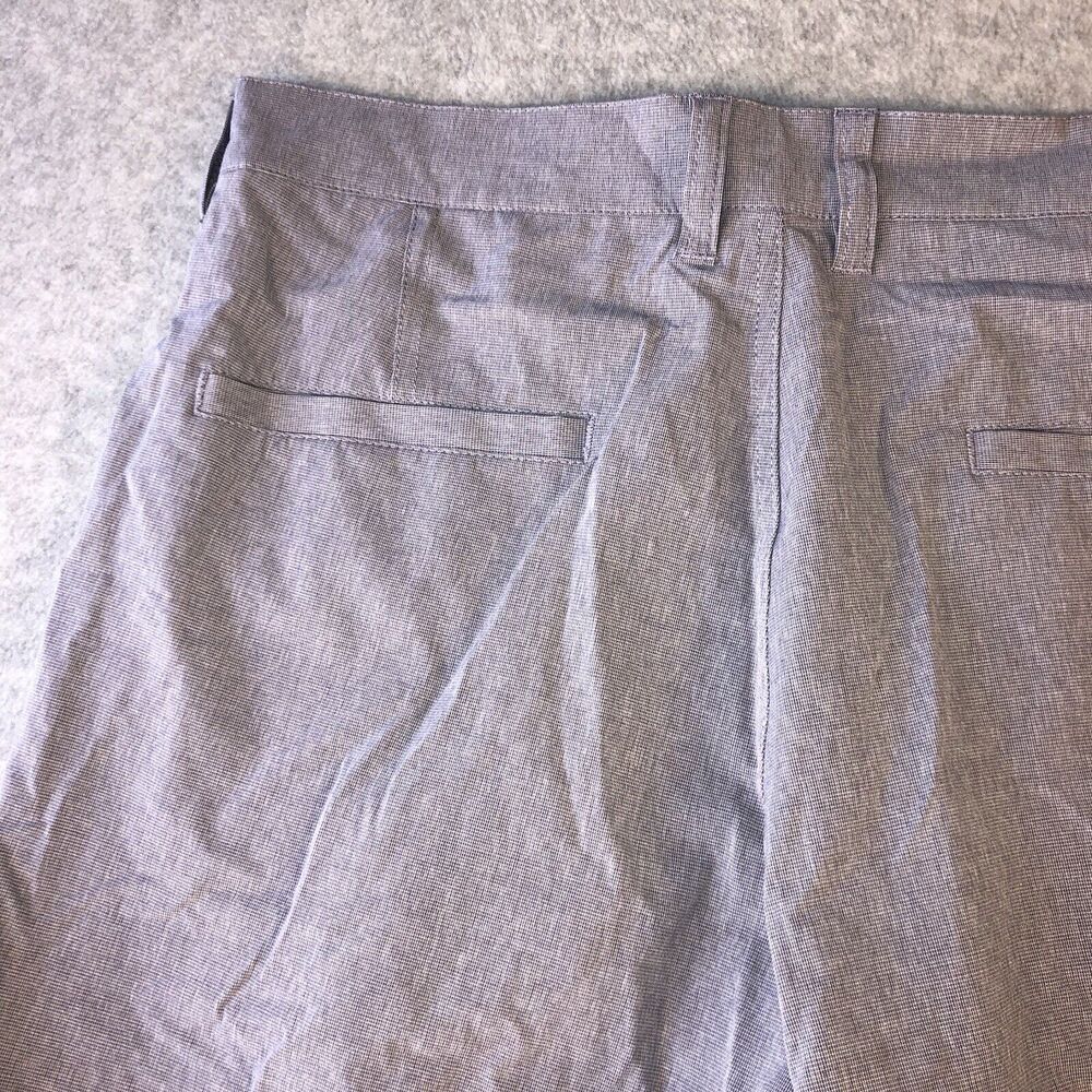Travis Matthew Men Size 34 Lightweight Stretch Hybrid Gray Golf Shorts - Picture 10 of 11